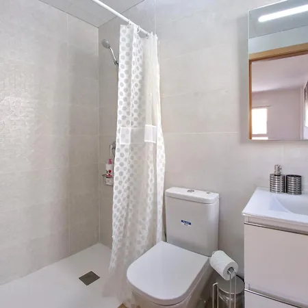 2bd Spacious & Stylish With Heated Pool Appartement
