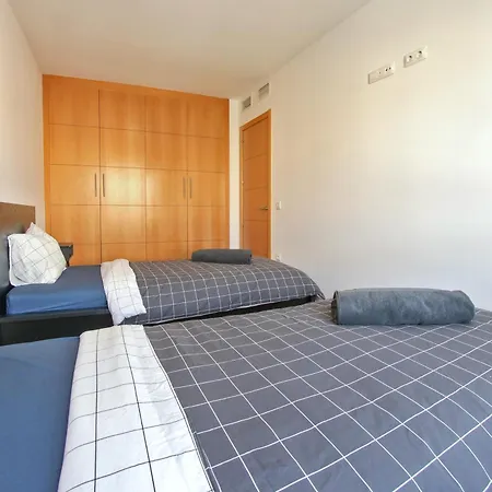 2bd Spacious & Stylish With Heated Pool Appartement *