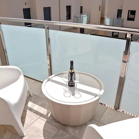 2bd Spacious & Stylish With Heated Pool * Las Rosas (Arona, Tenerife)