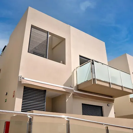 2bd Spacious & Stylish With Heated Pool * Las Rosas (Arona, Tenerife)