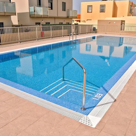 2bd Spacious & Stylish With Heated Pool Appartement