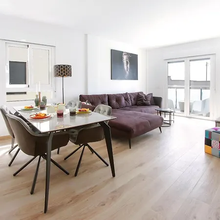 Apartment 2bd Spacious & Stylish With Heated Pool