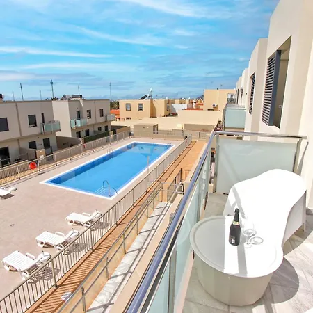 Apartment 2bd Spacious & Stylish With Heated Pool *